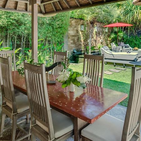 Villa Tirta Naga Bali Seminyak Exterior foto
