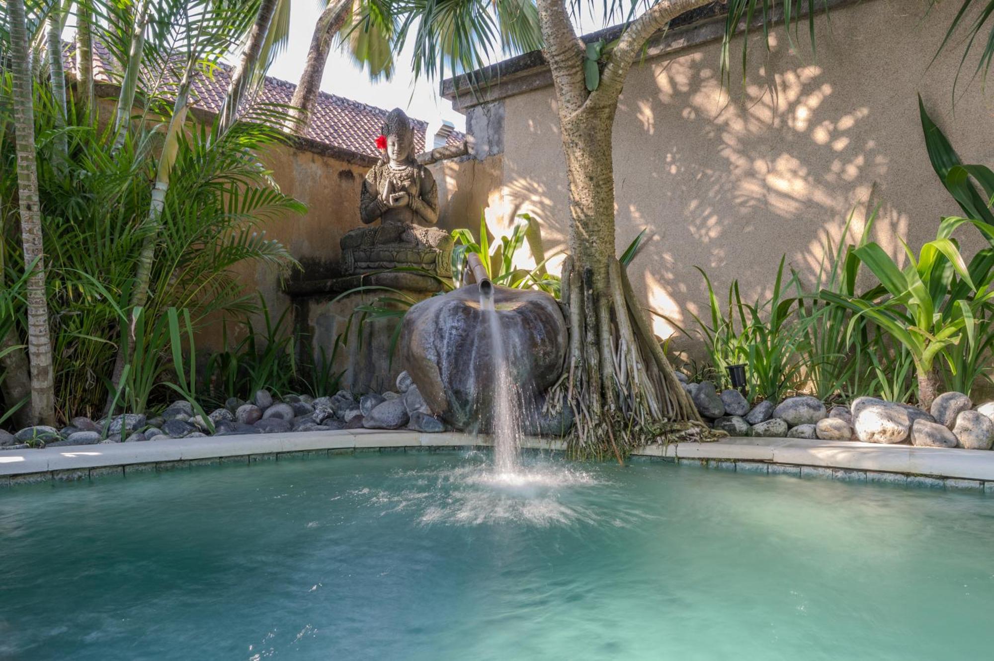 Villa Tirta Naga Bali Seminyak Exterior foto